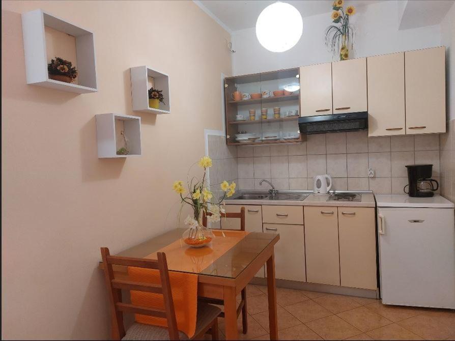Apartments Tonci And Iris Primošten Habitación foto